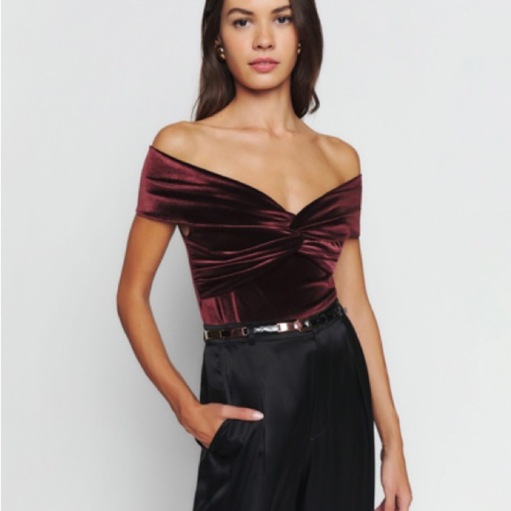 Reformation Ezlynn Knit Top size M in Rose Velvet